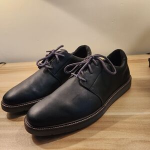 Men's Clarks shoes size 8.5, like new